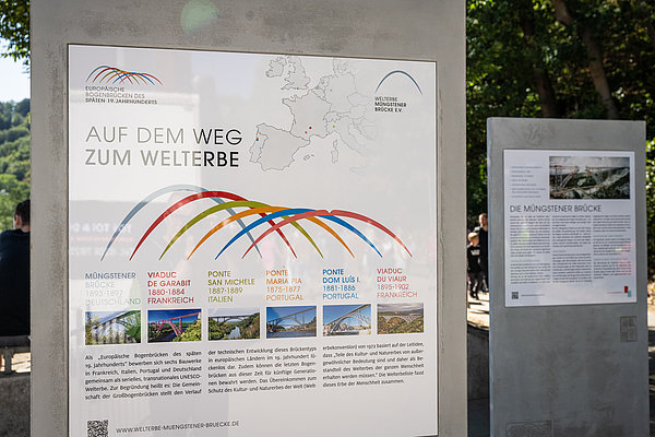 Stelen im Brückenpark Müngsten